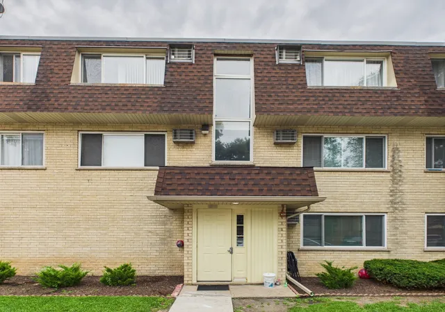 8810-briar-crse-1b-des-plaines-il-60016/hzid_fd7facd0