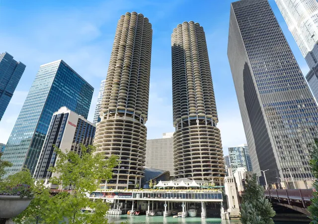 300-n-state-st-4135-chicago-il-60654/hzid_f071c84a