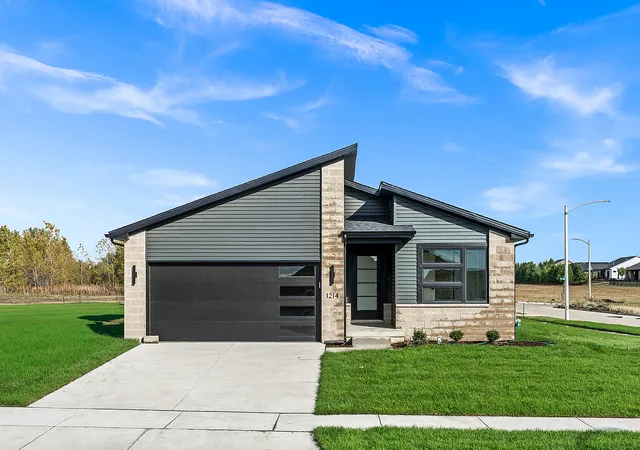 1214-slate-st-normal-il-61761/hzid_686e9cd0