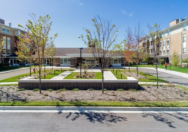 2150-founders-dr-234-northbrook-il-60062/hzid_be4b573d
