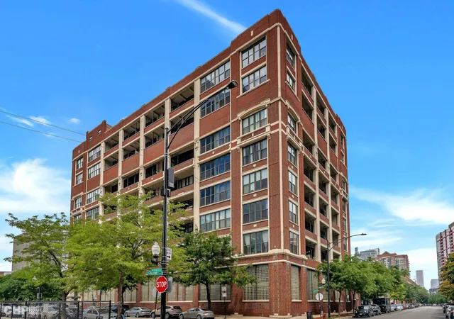 320-e-21st-st-617-chicago-il-60616/hzid_eb866956
