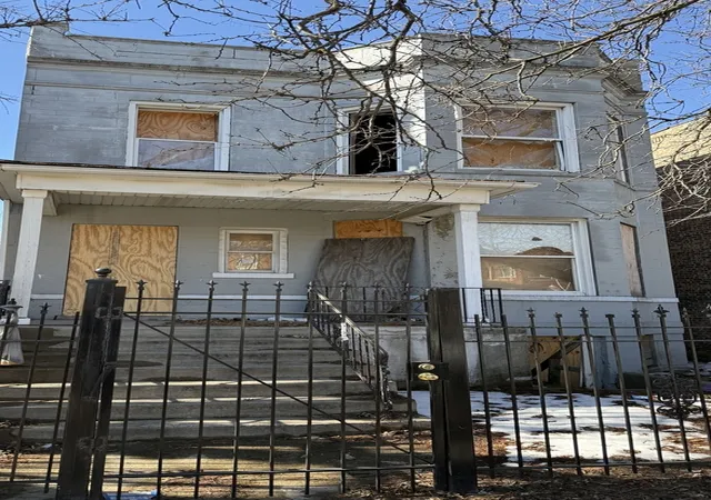 764-s-kenneth-ave-chicago-il-60624/hzid_7cc1b031