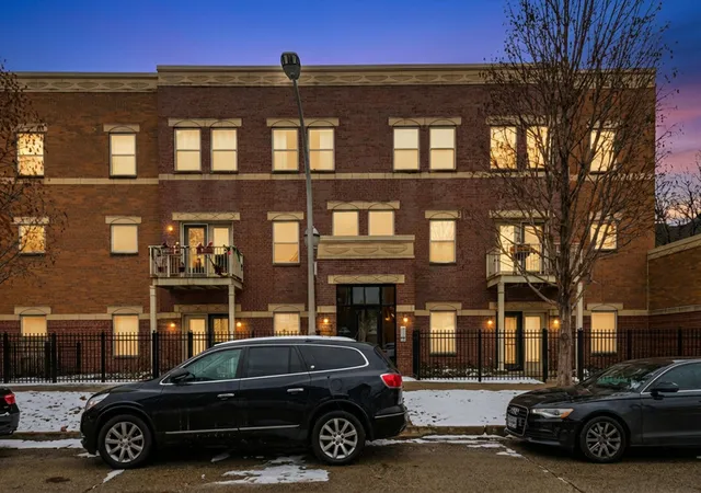 830-e-bowen-ave-2a-chicago-il-60653/hzid_b4221828