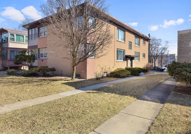 135-ridge-ave-1w-evanston-il-60202/hzid_1626a076