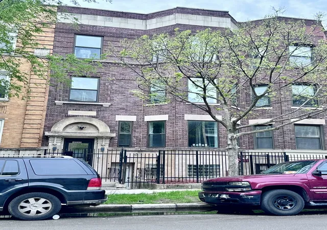 4040-s-calumet-ave-chicago-il-60653/hzid_8abe70da