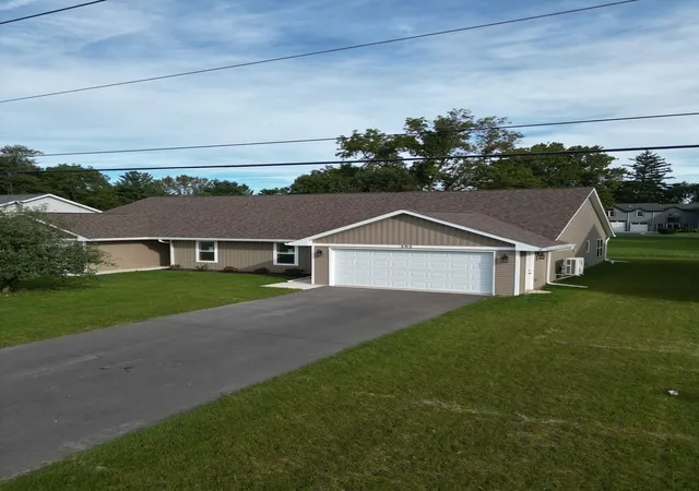 305-w-south-st-305-durand-il-61024/hzid_9aae61ba
