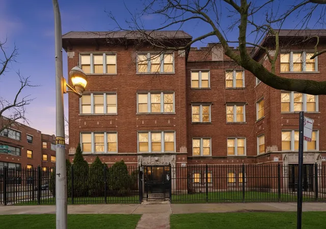 7601-s-essex-ave-2-chicago-il-60649/hzid_dc574c5e