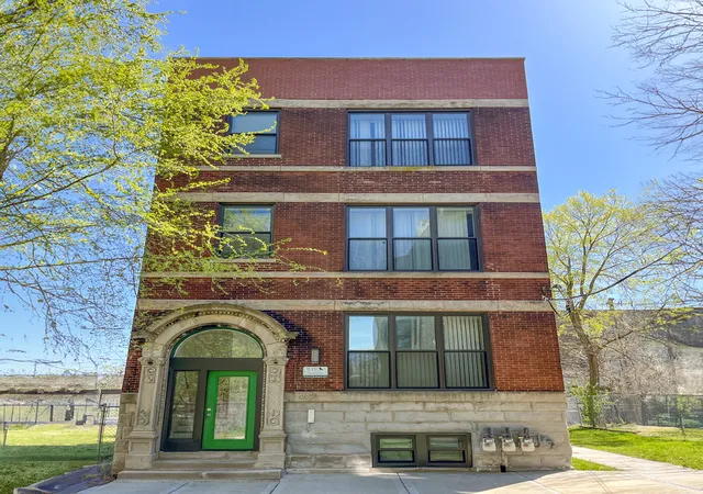 4525-s-evans-ave-chicago-il-60653/hzid_975c7a7b