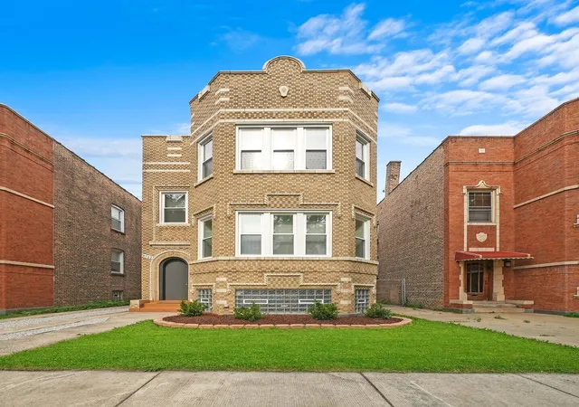 8722-s-kingston-ave-chicago-il-60617/hzid_30eac5b8
