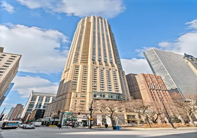 800-n-michigan-ave-63ph-chicago-il-60611/hzid_7a4d07f5