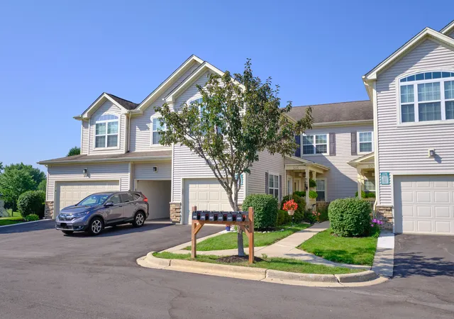 1150-park-dr-504-lake-geneva-wi-53147/hzid_e6fc2156