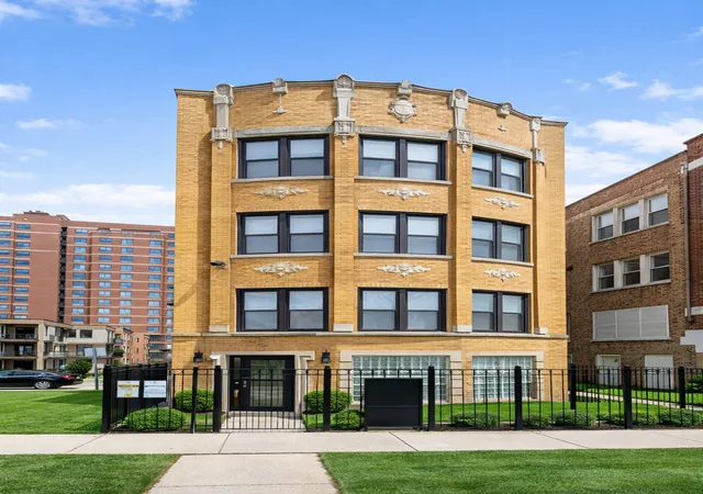 6711-s-paxton-ave-chicago-il-60649/hzid_10cc10bf