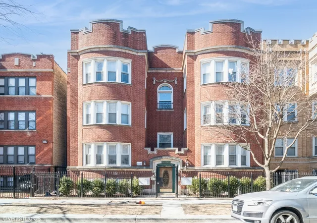 7018-s-paxton-ave-3n-chicago-il-60649/hzid_3274ba7d