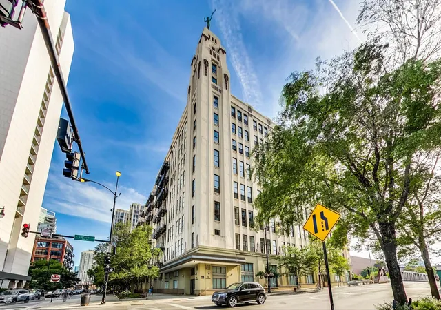 758-n-larrabee-st-509-chicago-il-60654/hzid_f2150079