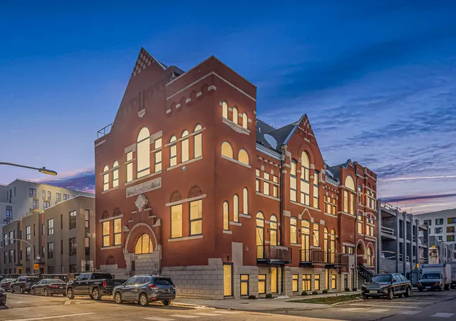 505-w-elm-st-105-chicago-il-60610/hzid_77572cb3