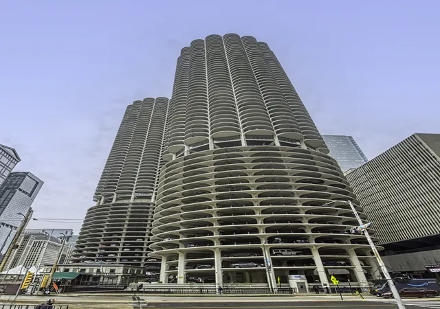 300-n-state-st-2535-chicago-il-60654/hzid_7a435129