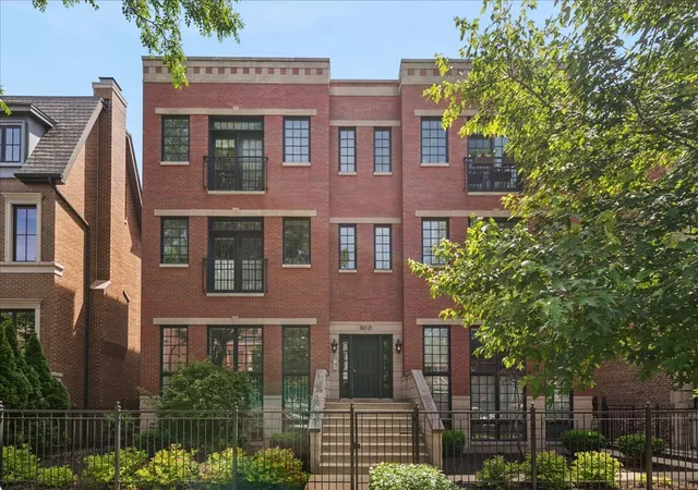 3625-n-lakewood-ave-1n-chicago-il-60613/hzid_c9d1677a