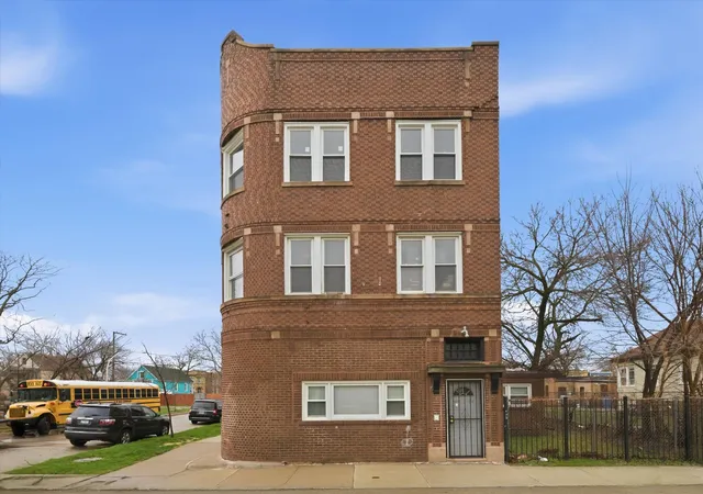 6758-s-hermitage-ave-chicago-il-60636/hzid_2b77b68a