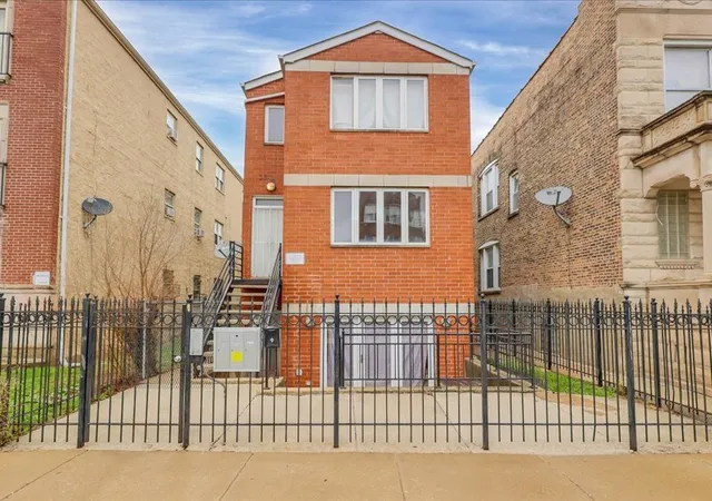 3518-w-lexington-st-chicago-il-60624/hzid_7b4240c8