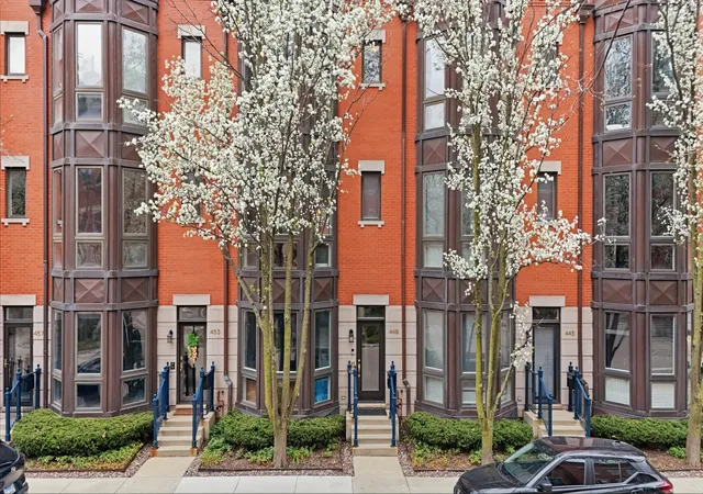 449-n-clinton-st-chicago-il-60654/hzid_754c05a3