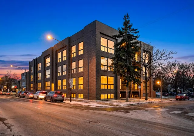 5830-n-lincoln-ave-1e-chicago-il-60659/hzid_f09b2dcb