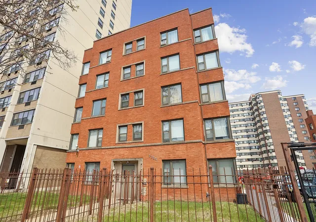7355-s-south-shore-dr-306-chicago-il-60649/hzid_75cf5518