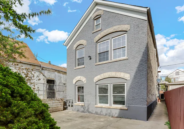 2631-s-sawyer-ave-chicago-il-60623/hzid_66f15d03