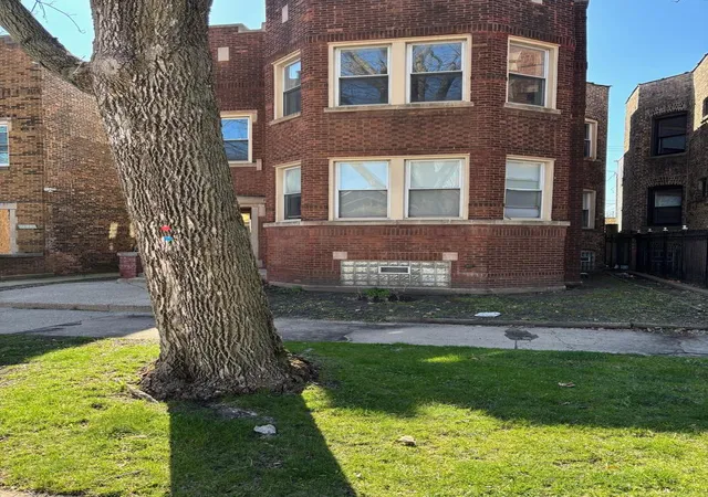 7644-s-cornell-ave-chicago-il-60649/hzid_8e9d146d