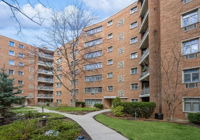 1864-sherman-ave-5nw-evanston-il-60201/hzid_1f3b2dab