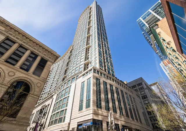 130-n-garland-ct-1206-chicago-il-60603/hzid_0db7f585