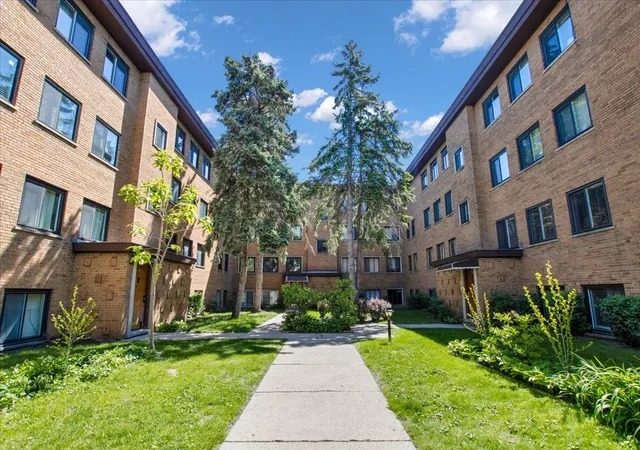 7351-n-ridge-blvd-1a-chicago-il-60645/hzid_db1c8f4d