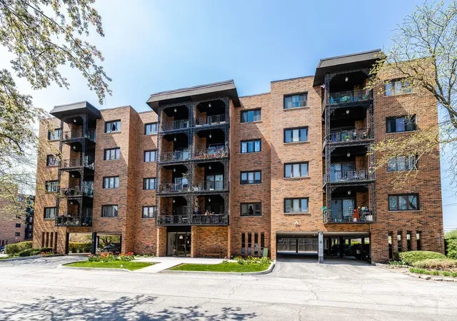 9375-landings-ln-502-des-plaines-il-60016/hzid_92801bda