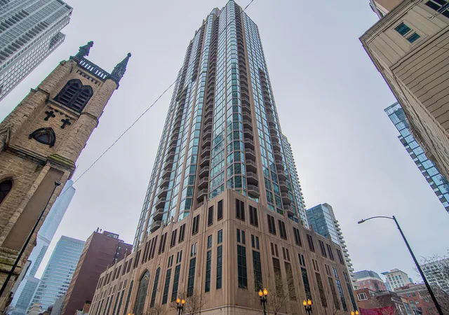21-e-huron-st-2705-chicago-il-60611/hzid_f5dd0925