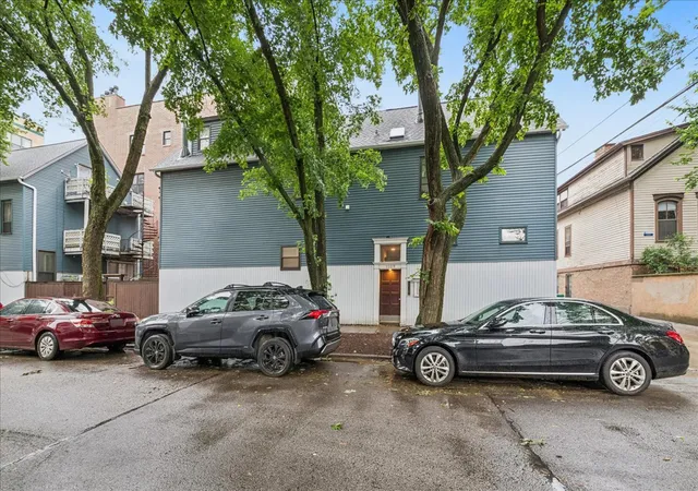 1009-w-wolfram-st-1e-chicago-il-60657/hzid_2d64d7a9