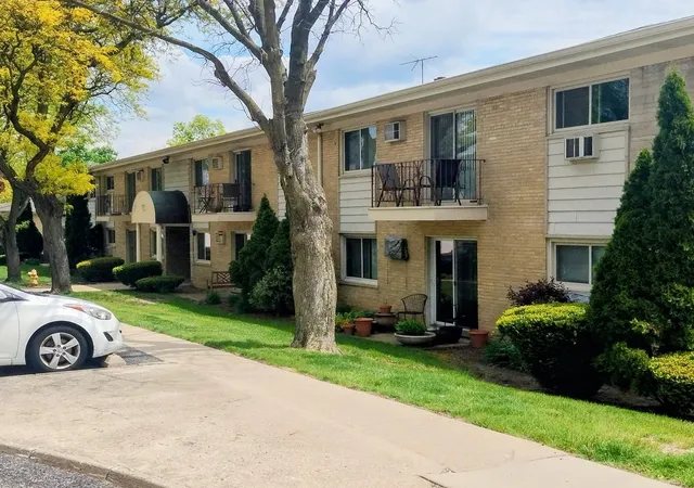 551-carlysle-dr-10-clarendon-hills-il-60514/hzid_ecace35b