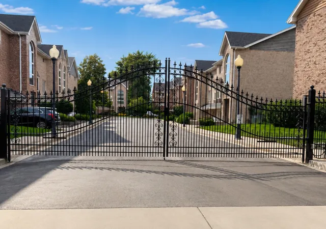 8125-s-prairie-park-pl-chicago-il-60619/hzid_2fa500c4