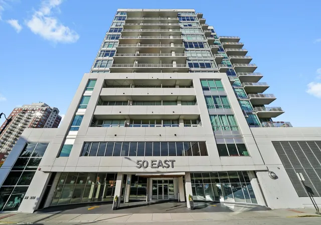 50-e-16th-st-411-chicago-il-60616/hzid_89182281