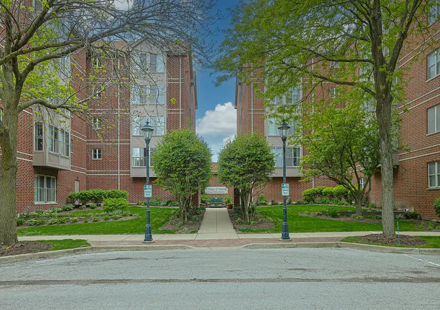 27-e-hattendorf-ave-213-roselle-il-60172/hzid_30fa9a0e