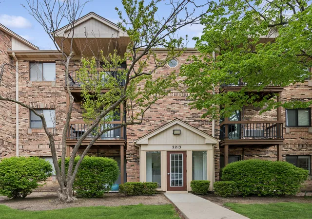 2213-nichols-rd-b-arlington-heights-il-60004/hzid_8cad64f0
