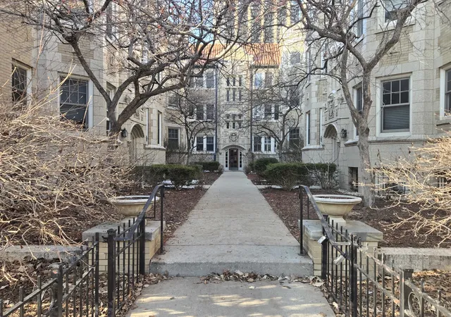 548-w-brompton-ave-1e-chicago-il-60657/hzid_70a968ba