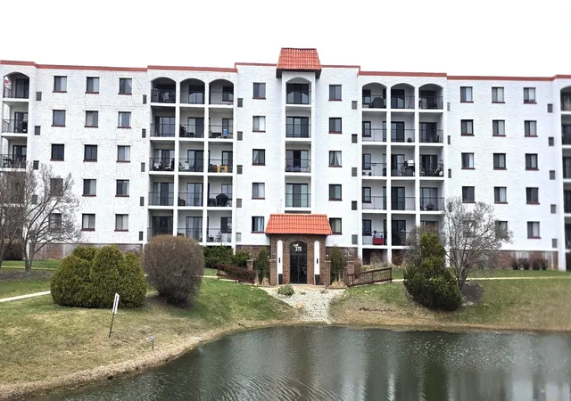 375-plum-creek-dr-412-wheeling-il-60090/hzid_8c63d106