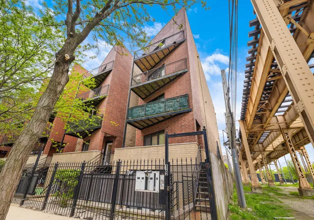 19-e-26th-st-1-chicago-il-60616/hzid_fdf913e2