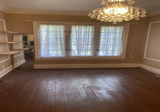2215-e-70th-place-1e-chicago-il-60649/hzid_a3713851