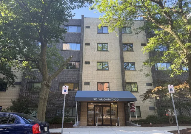 515-w-wrightwood-ave-315-chicago-il-60614/hzid_2613fa0c