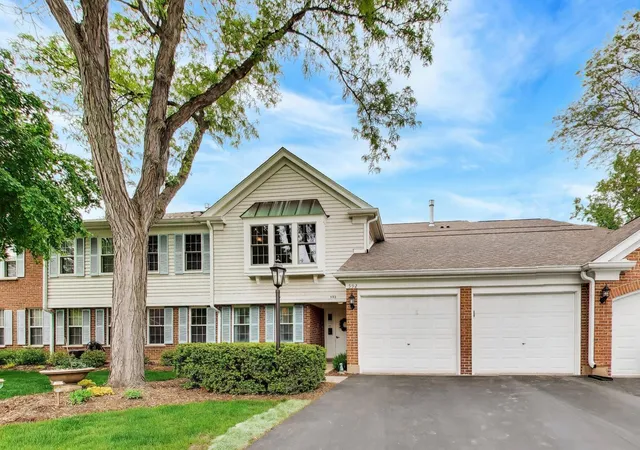 592-edinburgh-ln-b-prospect-heights-il-60070/hzid_63ae2699