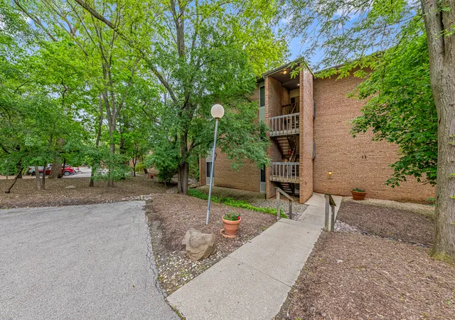 6015-forest-view-rd-2a-lisle-il-60532/hzid_23d6e860