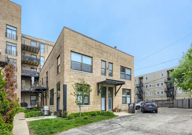 2511-w-moffat-st-111j-chicago-il-60647/hzid_3805b2e0