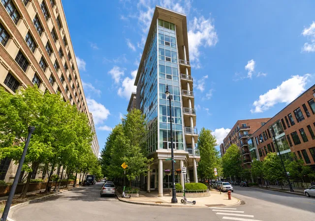 845-n-kingsbury-st-704-chicago-il-60610/hzid_1d7cd9d3
