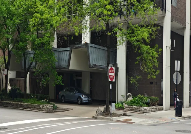 201-e-chestnut-st-17c-chicago-il-60611/hzid_4025f295