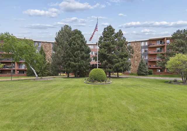18-e-old-willow-rd-504n-prospect-heights-il-60070/hzid_f35336db